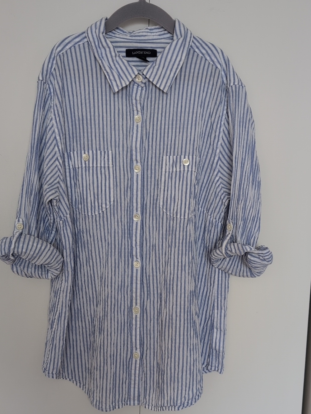 2/$50💜Lands' End Blue and White Stripe Button-Down Shirt